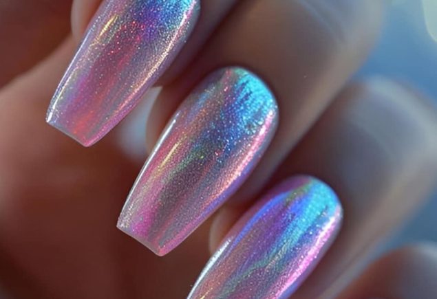 Holographic Nails Rainbow Reflections